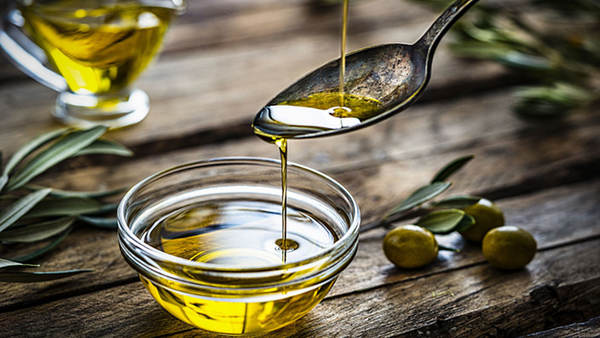 Dầu oliu nguyên chất là thực phẩm chứa acid béo đơn không bão hòa