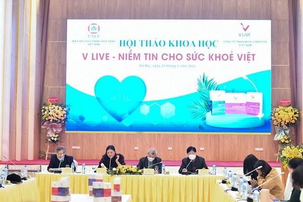 Ban chủ trì hội thảo khoa học – V Live niềm tin cho sức khỏe Việt