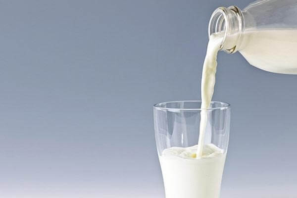 Sữa tươi là nguồn cung cấp Vitamin A cần thiết cho cơ thể