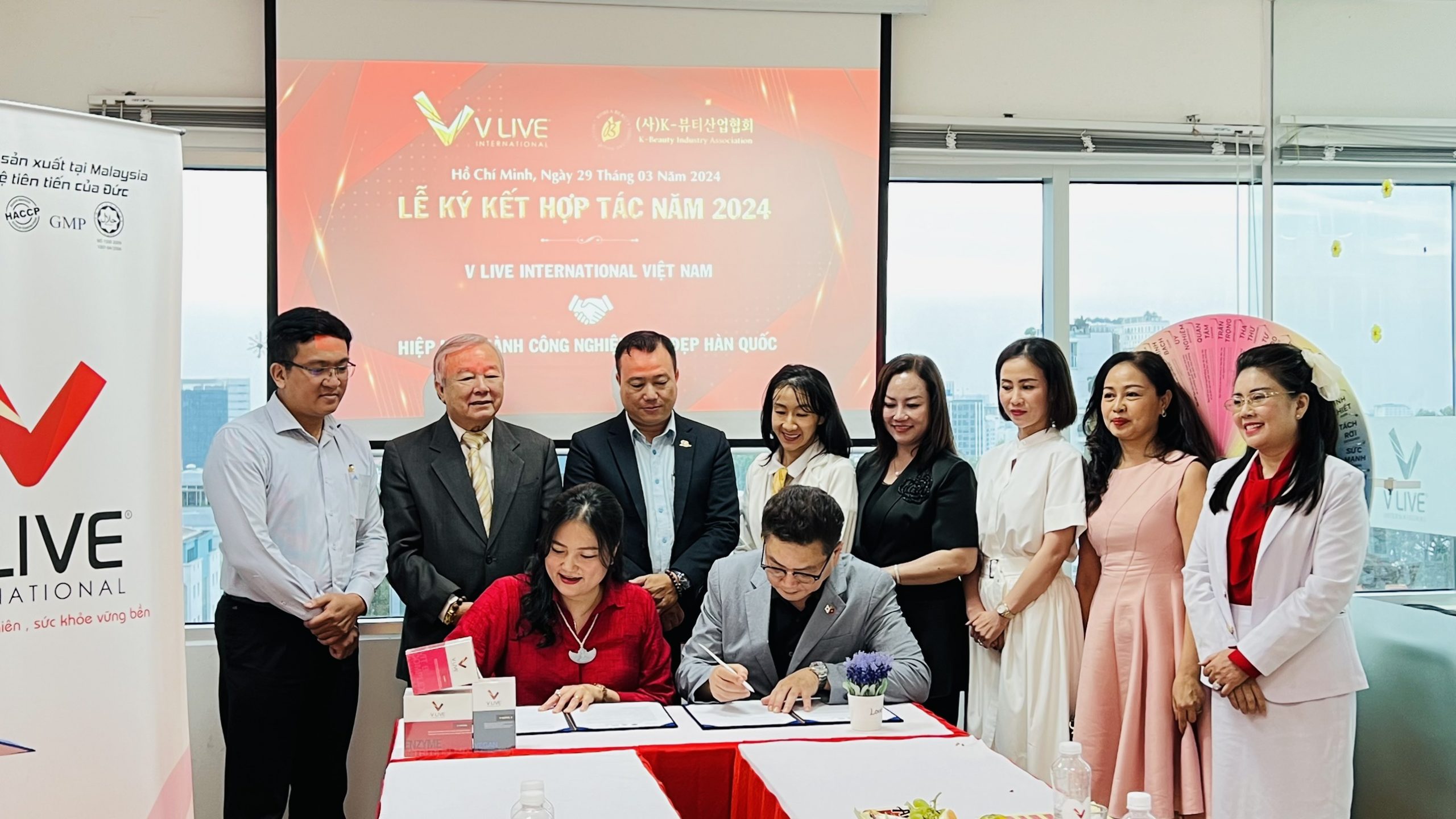 Lễ ký kết hợp tác tại văn phòng V Live International Việt Nam